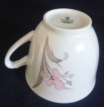 Lade das Bild in den Galerie-Viewer, 2er Set TEETASSEN - Porzellan, Flora Blumenblüten Pflanzen Blatt Blätter Motiv Dekor