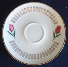 Lade das Bild in den Galerie-Viewer, 3er TEE~ SAMMELGEDECK - Porzellan, Goldrand Abstrakt Zeichen Symbole Flora Tulpenblumen Motiv Dekor (BC)