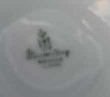 Lade das Bild in den Galerie-Viewer, 3er TEE~ SAMMELGEDECK - Porzellan, Goldrand Abstrakt Zeichen Symbole Flora Tulpenblumen Motiv Dekor (BC)