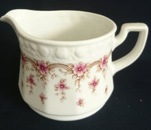 Lade das Bild in den Galerie-Viewer, SAUCIER - Porzellan, Flora Blumenblüten Pflanzen Relief Motiv Dekor