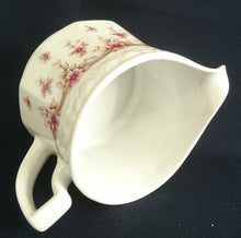 Lade das Bild in den Galerie-Viewer, SAUCIER - Porzellan, Flora Blumenblüten Pflanzen Relief Motiv Dekor