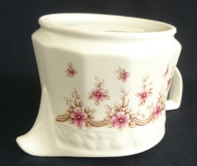 Lade das Bild in den Galerie-Viewer, 2er Set SAUCIER & UNTERTELLER - Porzellan, Flora Blumenblüten Pflanzen Relief Motiv Dekor