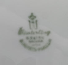 Lade das Bild in den Galerie-Viewer, SAUCIER - Porzellan, Flora Blumenblüten Pflanzen Relief Motiv Dekor