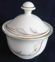 Lade das Bild in den Galerie-Viewer, ZUCKERDOSE MIT DECKEL - Porzellan, Goldrand Flora Blumenblüte Relief Motiv Dekor