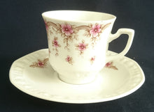 Lade das Bild in den Galerie-Viewer, KAFFEETASSE - Porzellan, Flora Blumenblüten Pflanzen Relief Motiv Dekor