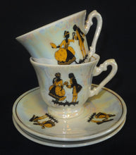 Lade das Bild in den Galerie-Viewer, 2er Set MOCCA KAFFEETASSEN - Porzellan, Perlmutt Goldrand Rokoko Tanzpaar Motiv Dekor