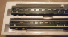 Lade das Bild in den Galerie-Viewer, 2er Set TRIEBWAGENZUG VT08 "US-ARMY (Rotes Kreuz)" - Modelleisenbahn H0 1:87, Analog, Gleichstrom