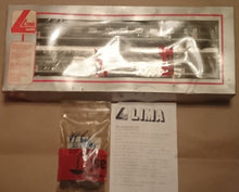 Lade das Bild in den Galerie-Viewer, 2er Set TRIEBWAGENZUG VT08 "US-ARMY (Rotes Kreuz)" - Modelleisenbahn H0 1:87, Analog, Gleichstrom