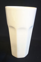 Lade das Bild in den Galerie-Viewer, KAFFEE CAPPUCCINO BECHER "Caffe Tiamo" - Porzellan, Wabenartige Form Einfärbiges Dekor