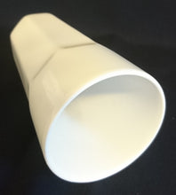 Lade das Bild in den Galerie-Viewer, KAFFEE CAPPUCCINO BECHER "Caffe Tiamo" - Porzellan, Wabenartige Form Einfärbiges Dekor