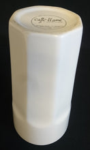 Lade das Bild in den Galerie-Viewer, KAFFEE CAPPUCCINO BECHER "Caffe Tiamo" - Porzellan, Wabenartige Form Einfärbiges Dekor
