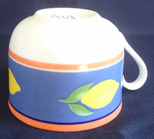 Lade das Bild in den Galerie-Viewer, 2er KAFFEEGEDECK - Porzellan, Balken Linien Zitronenfrucht Früchte Motiv Dekor