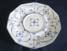 Lade das Bild in den Galerie-Viewer, 2er Set SUPPENTASSEN UNTERTELLER - Porzellan, Klassisch Style, Indisch Blau Strohblume Dekor