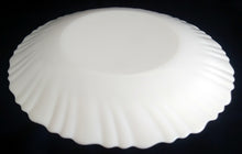 Lade das Bild in den Galerie-Viewer, SPEISETELLER - Acrylglas, Einfärbiges Gewölbter Rand Relief Dekor