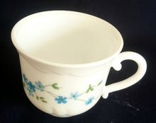 Lade das Bild in den Galerie-Viewer, TEETASSE - Acrylglas, Blumen Blüten Wolken Relief Rand Dekor