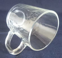 Lade das Bild in den Galerie-Viewer, KAFFEETASSE - Press- / Hartglas, Einfärbiges Klares Dekor