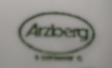 Lade das Bild in den Galerie-Viewer, ZUCKERDOSE MIT DECKEL "Rainbow" - Porzellan, Linien Streifen Dekor