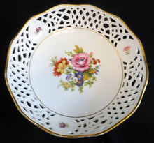 Lade das Bild in den Galerie-Viewer, SCHÜSSEL "Arabella" - Porzellan, durchbrochen, Blumen Goldrand Dekor
