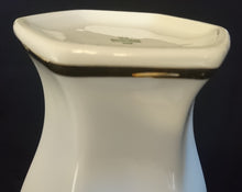 Lade das Bild in den Galerie-Viewer, BLUMENDECKELVASE - Porzellan, Goldrand Linien Motiv Dekor