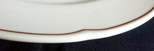 Lade das Bild in den Galerie-Viewer, SPEISETELLER - Porzellan, Linien Rand Dekor
