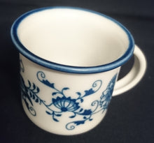 Lade das Bild in den Galerie-Viewer, MOCCATASSE - Porzellan, Zwiebelmuster Motiv Dekorrand, 1.Wahl