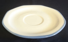 Lade das Bild in den Galerie-Viewer, UNTERTASSE - Porzellan, Dekorrand Linie