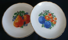 Lade das Bild in den Galerie-Viewer, 2er Set DESSERT SAMMELTELLER - Porzellan, Goldrand Obst Birnen Pflaumen Motiv Dekor