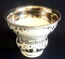 Lade das Bild in den Galerie-Viewer, TEETASSE - Porzellan, Abstrakt Hochzeitsehe Rankenblätter Schriftzug Braut Motiv Dekor