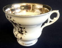 Lade das Bild in den Galerie-Viewer, 2er Set TEETASSEN - Porzellan, Abstrakt Hochzeitsehe Rankenblätter Schriftzug Braut & Bräutigam Motiv Dekor