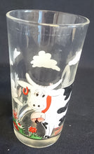 Lade das Bild in den Galerie-Viewer, 3er Set GETRÄNKE SAMMELGLÄSER - Press- / Hartglas, Gepiercte Gefleckte Milchkuh Wiesen Motiv Dekor