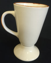 Lade das Bild in den Galerie-Viewer, KAFFEETASSE - Keramik / Steingut, Blumen Blüten Pflanzen Flora Rand Motiv Dekor