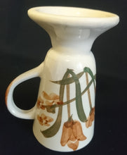 Lade das Bild in den Galerie-Viewer, KAFFEETASSE - Keramik / Steingut, Blumen Blüten Pflanzen Flora Rand Motiv Dekor