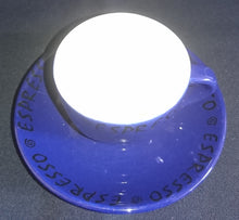 Lade das Bild in den Galerie-Viewer, 2er ESPRESSOGEDECK - Keramik / Steingut, Blau, Schwarze Aufschrift "Espresso" Dekor