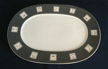 Lade das Bild in den Galerie-Viewer, SERVIERPLATTE - Porzellan, Abstrakt Strich Gesichtszüge Motiv Rand Dekor