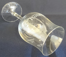 Lade das Bild in den Galerie-Viewer, GETRÄNKEGLAS - Hartglas, Das Weindorf an der Nahe Schriftzug Motiv Dekor