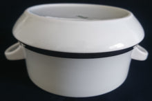 Lade das Bild in den Galerie-Viewer, BEILAGEN-TERRINE MIT DECKEL - Porzellan, Silberrand Linien Dekor