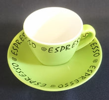 Lade das Bild in den Galerie-Viewer, 2er ESPRESSOGEDECK - Keramik / Steingut, Grün, Schwarze Aufschrift "Espresso" Dekor