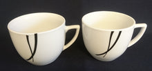 Lade das Bild in den Galerie-Viewer, KAFFEETASSE "Oslo" - Porzellan, Schwarze Streifen Linien Dekor