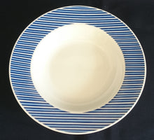 Lade das Bild in den Galerie-Viewer, 2er Set SUPPENTELLER "Flipper" - Porzellan, Geometrisches Linien Balken Motiv Dekor