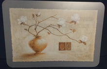 Lade das Bild in den Galerie-Viewer, GROßES MOTIV PLATZDECKCHEN, Kunststoff / Plastik, Rechteckige Form Blumenvase Mediterran Motiv Dekor, Designerin Claudia Ancelotti (G)