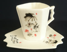 Lade das Bild in den Galerie-Viewer, 2er MOCCA KAFFEEGEDECK - Porzellan, Tiere Pflanzen Flora Fauna Werbe Schriftzug Motiv Dekor