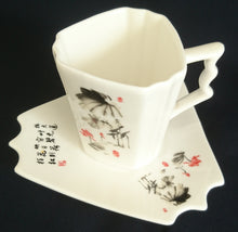 Lade das Bild in den Galerie-Viewer, 2er MOCCA KAFFEEGEDECK - Porzellan, Tiere Pflanzen Flora Fauna Werbe Schriftzug Motiv Dekor