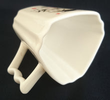 Lade das Bild in den Galerie-Viewer, 2er MOCCA KAFFEEGEDECK - Porzellan, Tiere Pflanzen Flora Fauna Werbe Schriftzug Motiv Dekor