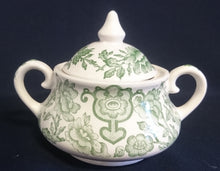 Lade das Bild in den Galerie-Viewer, 3er Set MILCHKÄNNCHEN & ZUCKERDOSE MIT DECKEL "Staffordshire" (Limited) - Keramik / Steingut, Indian Tree Style Unterglasur Dekor, Hand graviert (Hand Engraved)