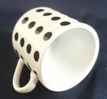 Lade das Bild in den Galerie-Viewer, ESPRESSOTASSE "Cafissimo" - Porzellan, Mehrfach Kreise Punkte Motiv Dekor