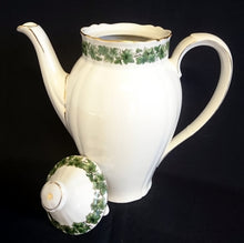 Lade das Bild in den Galerie-Viewer, KAFFEEKANNE MIT DECKEL - Porzellan, Blatt Blätter Abstrakt Symbollinien Motiv Goldrand Dekor