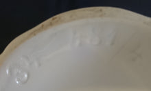 Lade das Bild in den Galerie-Viewer, KAFFEEKANNE MIT DECKEL - Porzellan, Blatt Blätter Abstrakt Symbollinien Motiv Goldrand Dekor