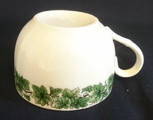 Lade das Bild in den Galerie-Viewer, 2er Set 2er KAFFEEGEDECKE - Porzellan, Blatt Blätter Abstrakt Symbollinien Motiv Goldrand Dekor