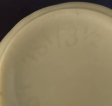 Lade das Bild in den Galerie-Viewer, KAFFEETASSE - Porzellan, Blatt Blätter Abstrakt Symbollinien Motiv Goldrand Dekor