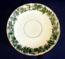 Lade das Bild in den Galerie-Viewer, 2er Set UNTERTASSEN, Porzellan, Blatt Blätter Abstrakt Symbollinien Motiv Goldrand Dekor